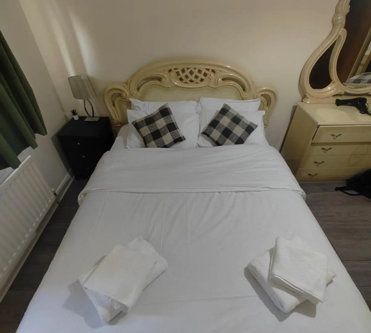 2 Bed Flat Close To New Cross Gate, Se14 London